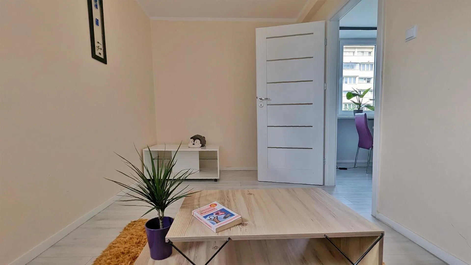 Sunny 3-Room Appartement, Near National Stadium Warschau Apartment