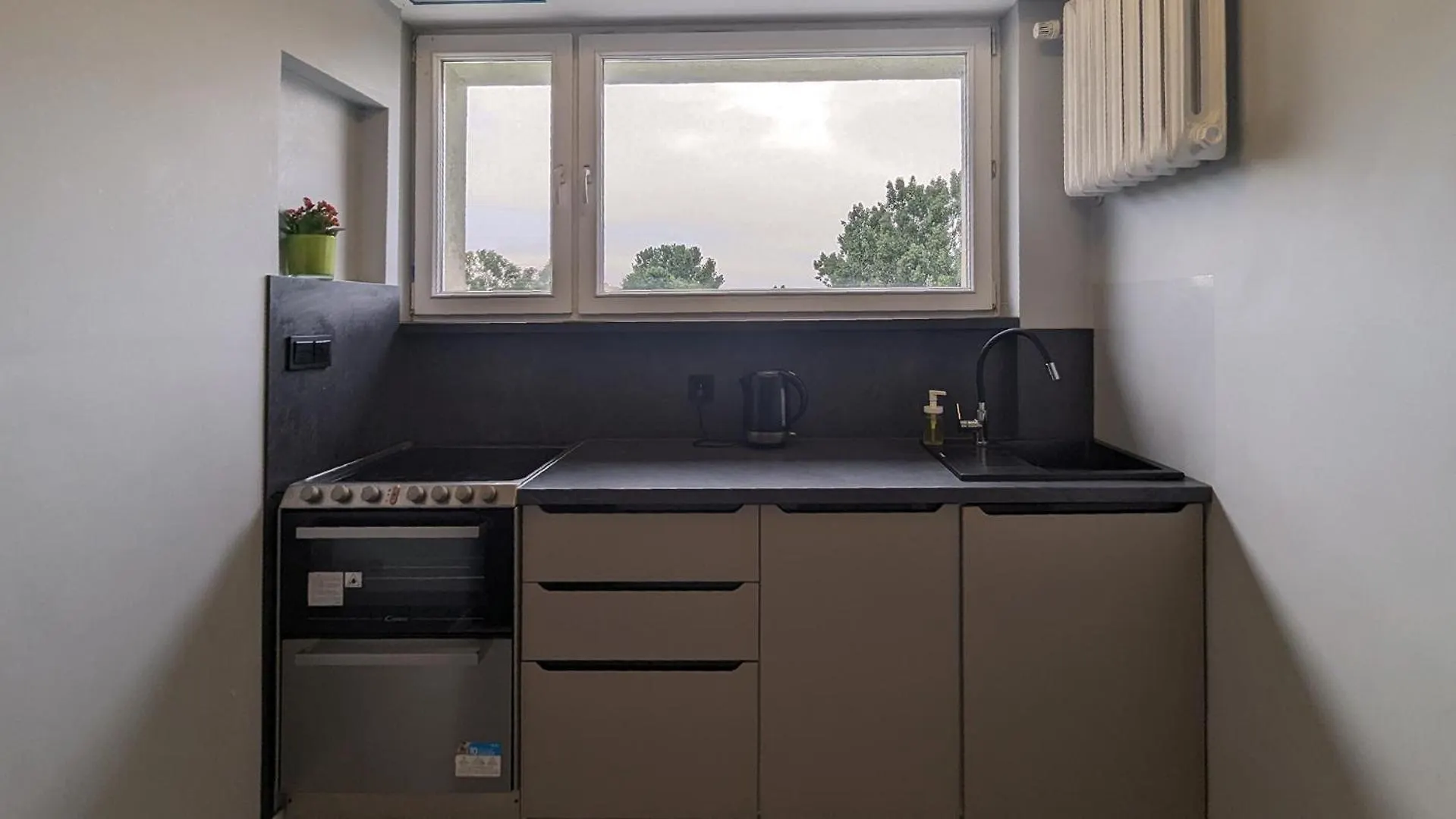Apartment Sunny 3-Room Appartement, Near National Stadium Warschau Polen